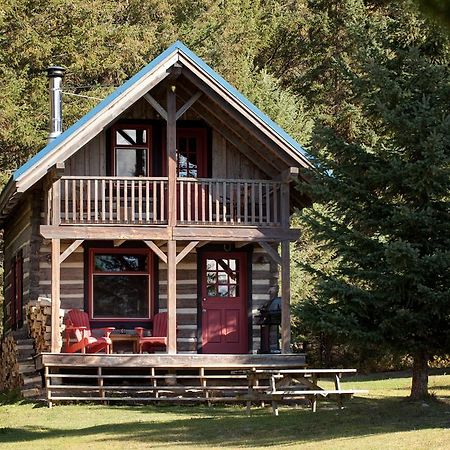 Nipika Mountain Resort Radium Hot Springs Exterior photo