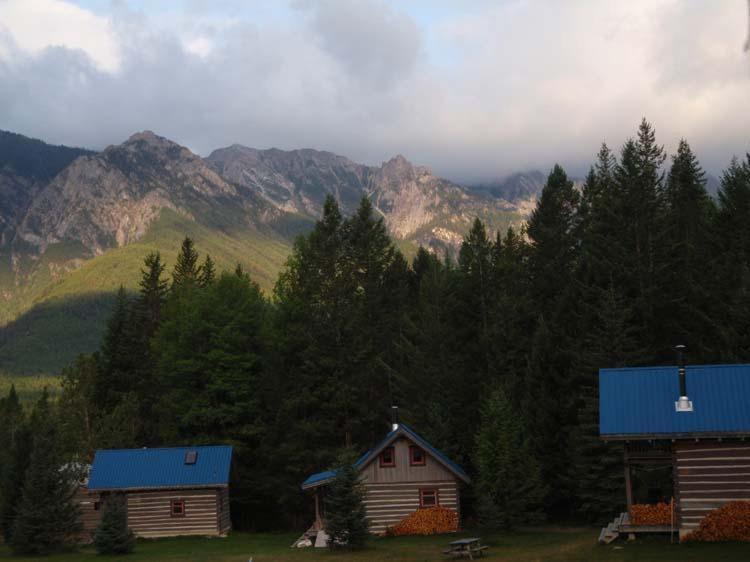 Nipika Mountain Resort Radium Hot Springs Exterior photo
