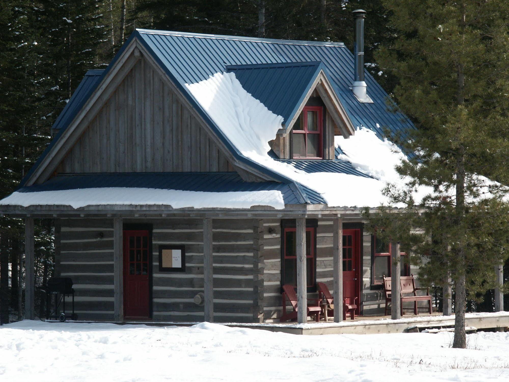 Nipika Mountain Resort Radium Hot Springs Exterior photo