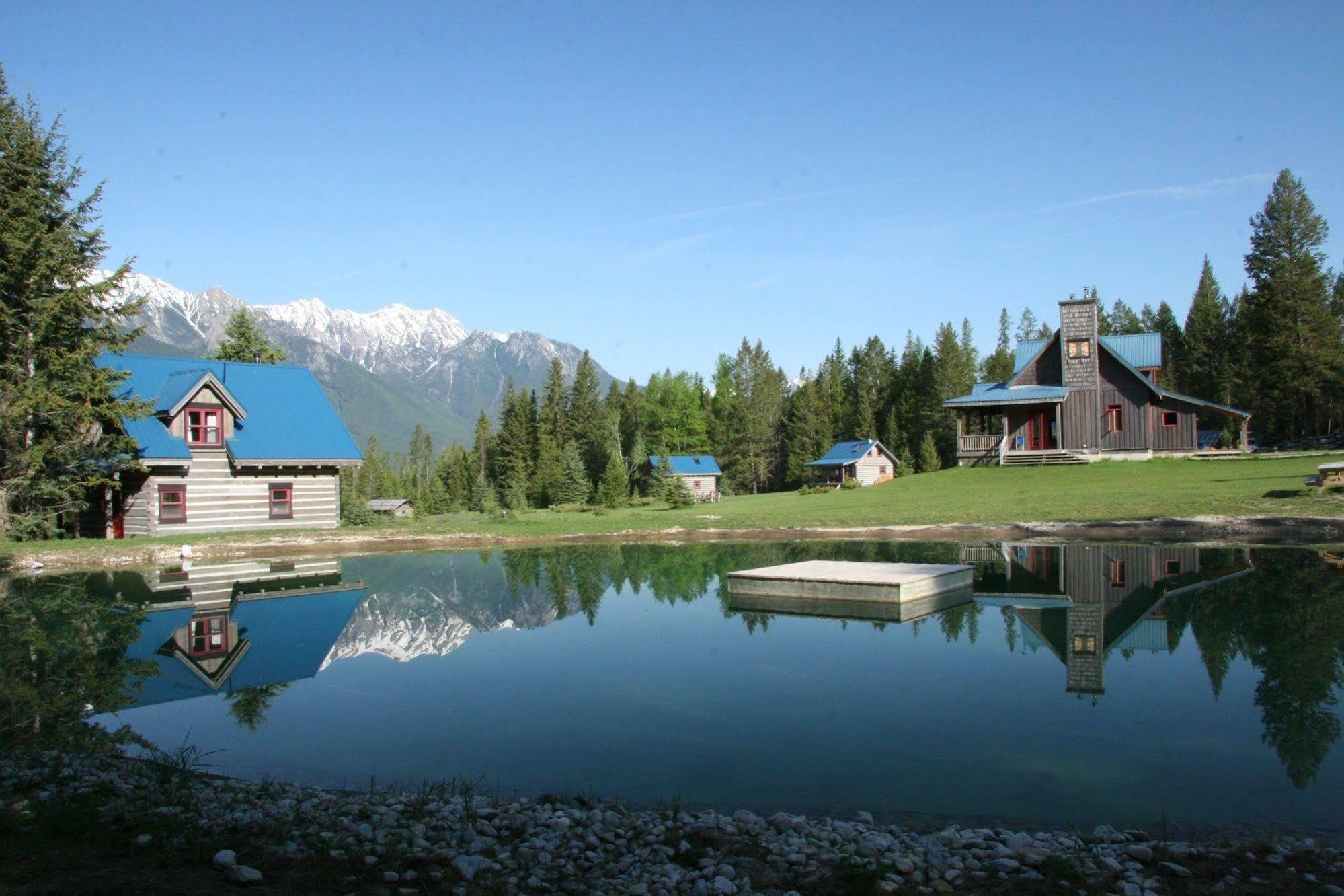 Nipika Mountain Resort Radium Hot Springs Exterior photo